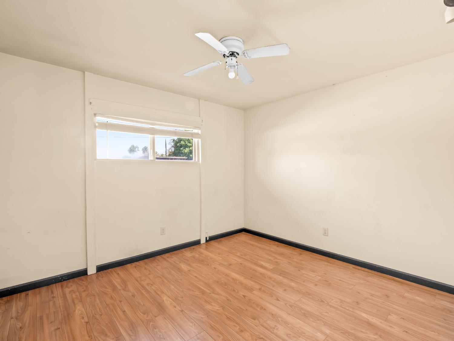 4160 N Dewitt Ave, Fresno, CA 93727