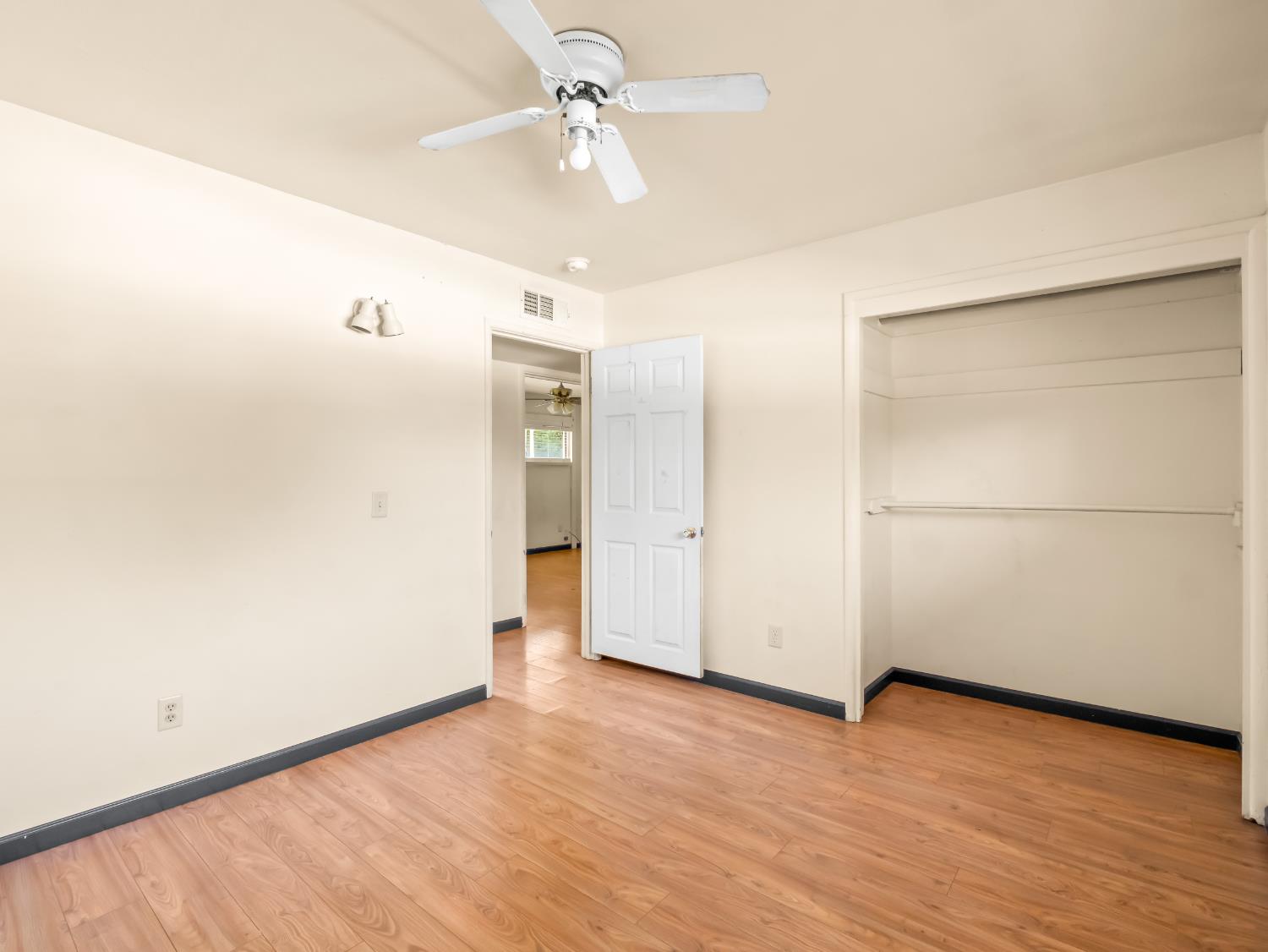 4160 N Dewitt Ave, Fresno, CA 93727