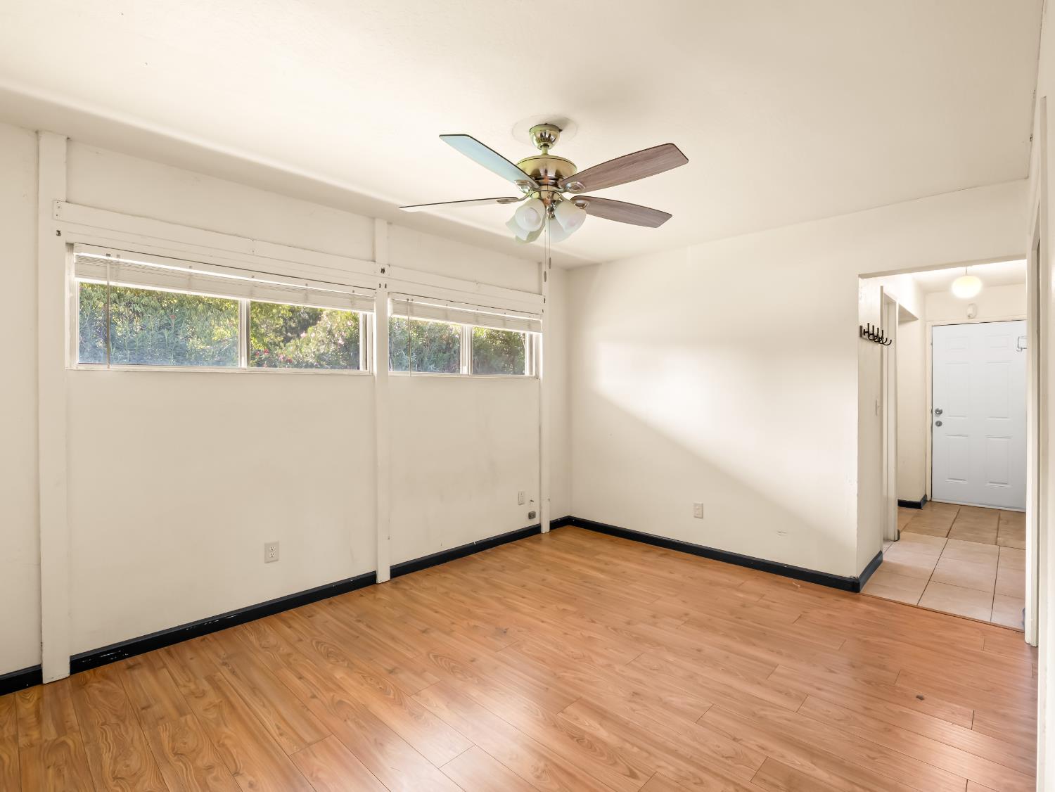 4160 N Dewitt Ave, Fresno, CA 93727