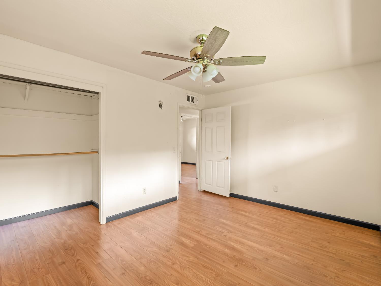 4160 N Dewitt Ave, Fresno, CA 93727