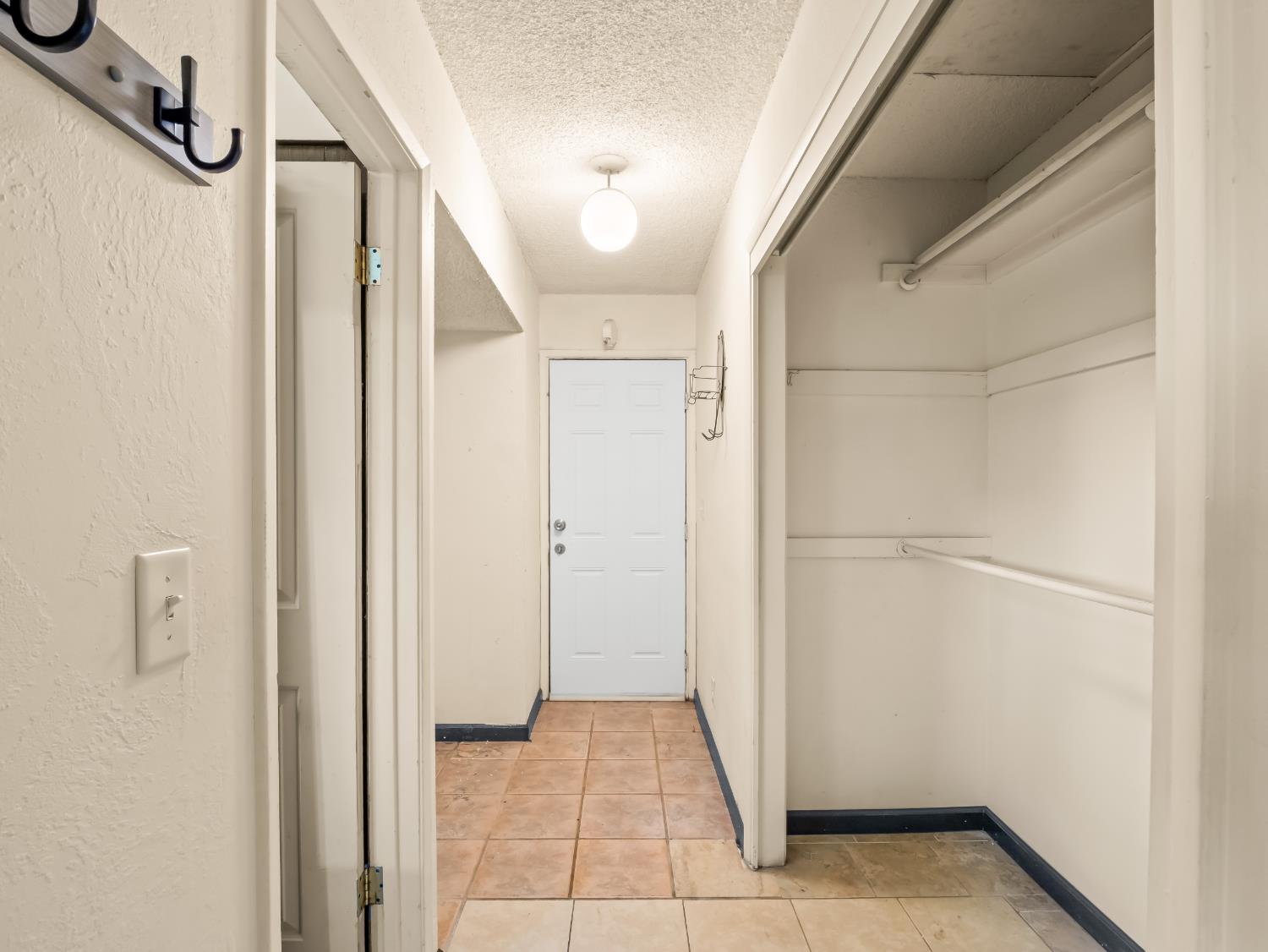 4160 N Dewitt Ave, Fresno, CA 93727