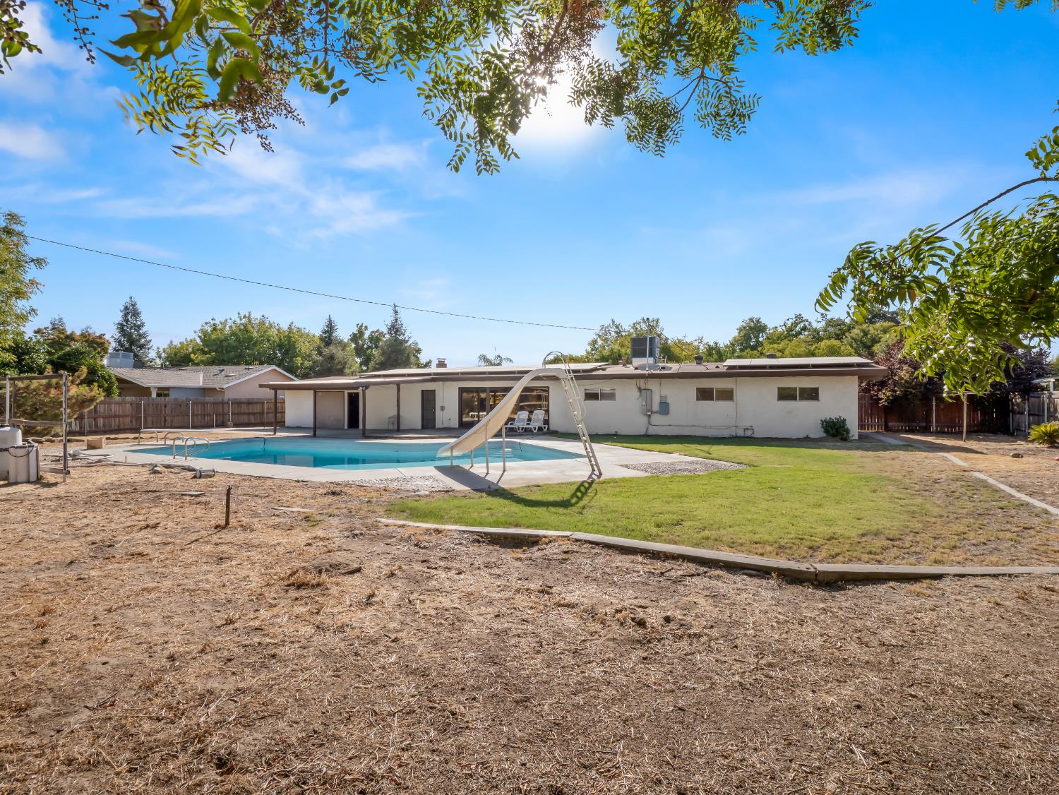 4160 N Dewitt Ave, Fresno, CA 93727