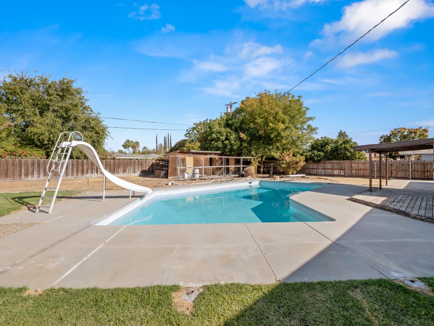 4160 N Dewitt Ave, Fresno, CA 93727