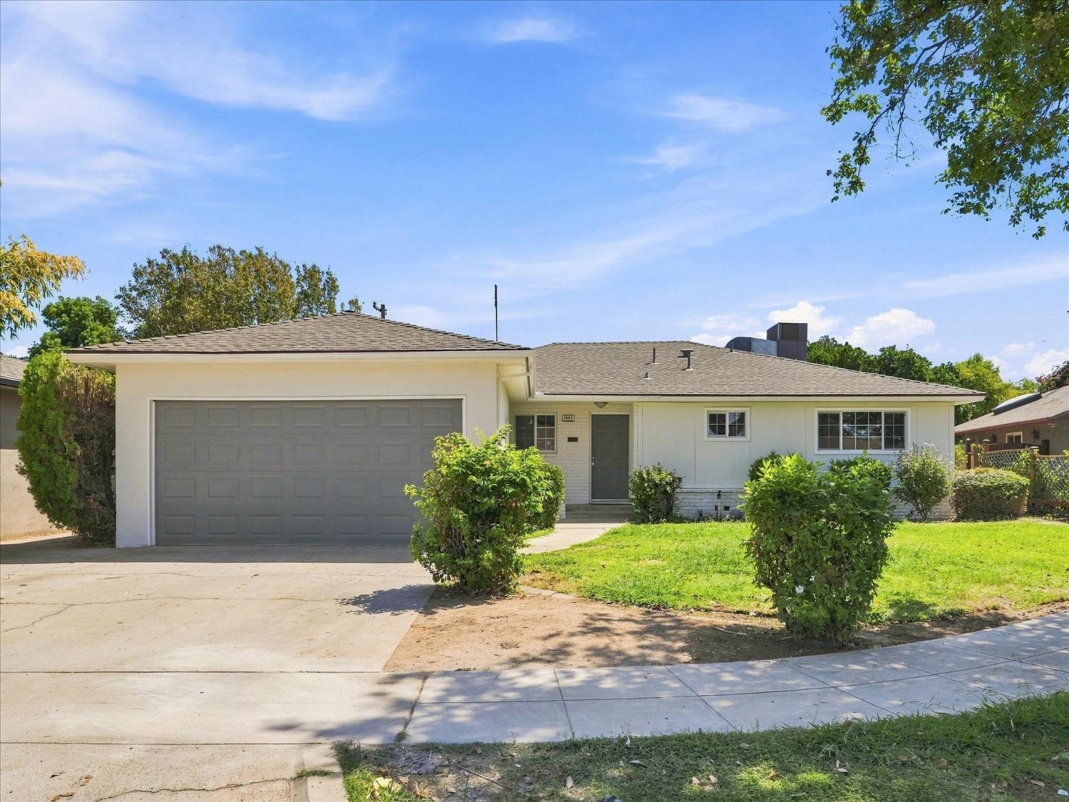 4668 N Bond Ave, Fresno, CA 93726