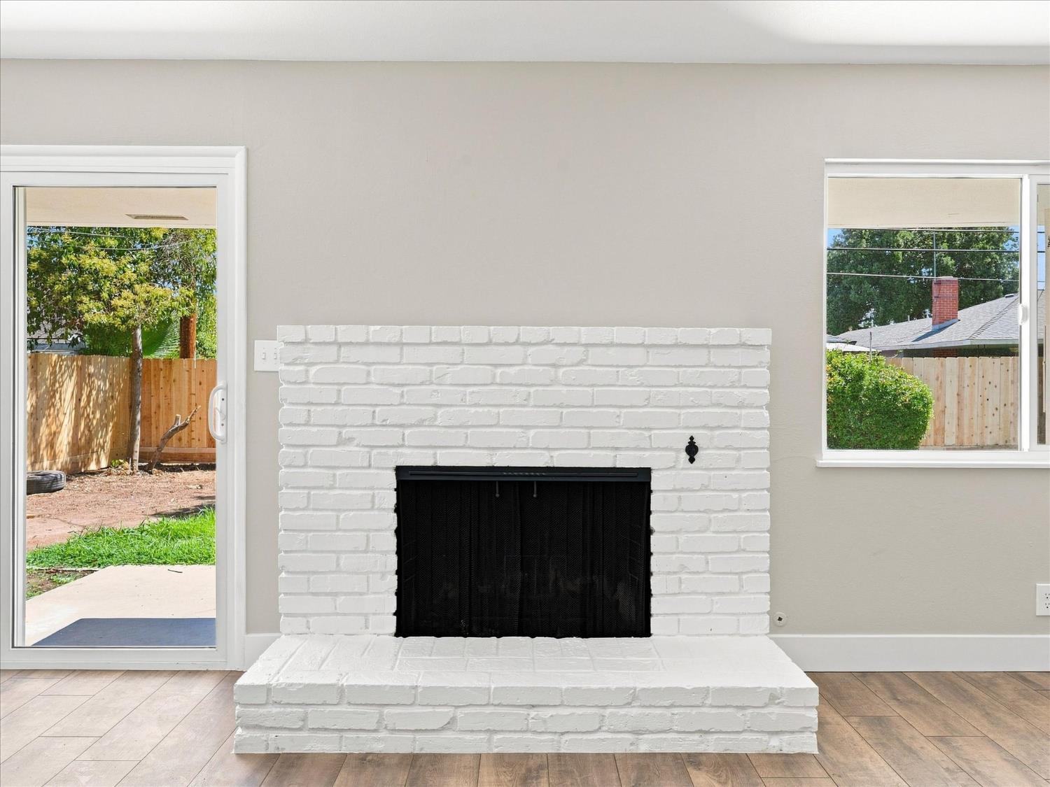 4668 N Bond Ave, Fresno, CA 93726