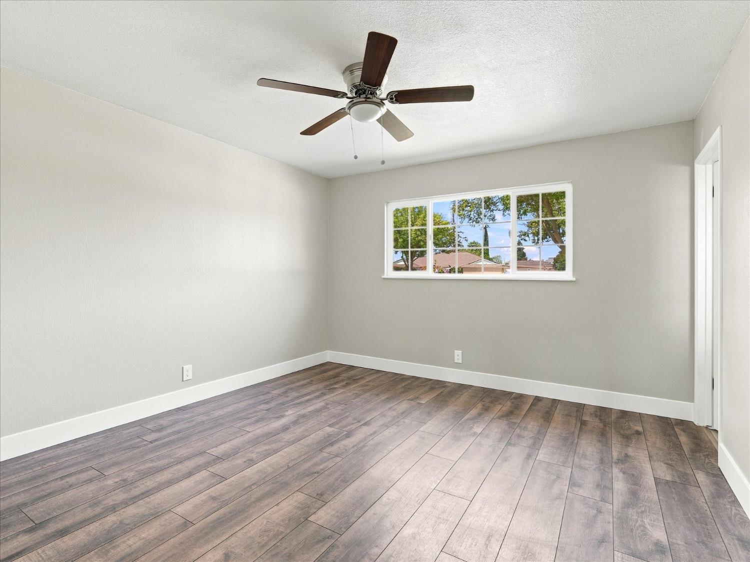 4668 N Bond Ave, Fresno, CA 93726