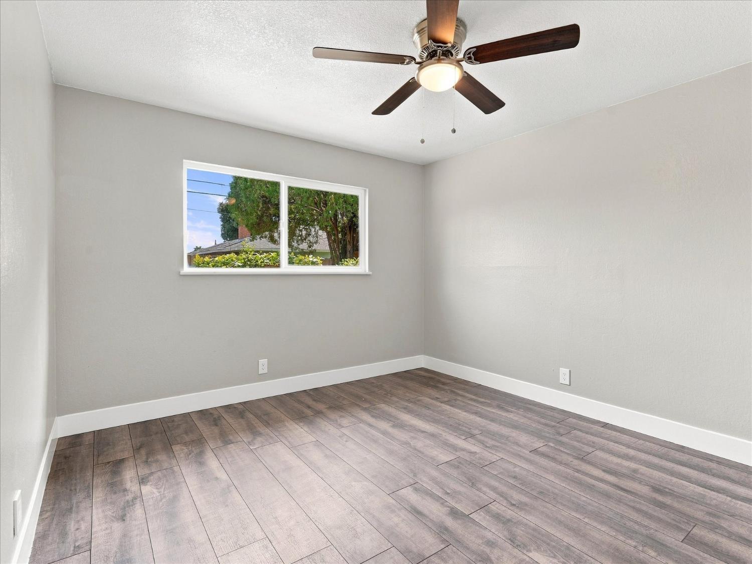 4668 N Bond Ave, Fresno, CA 93726