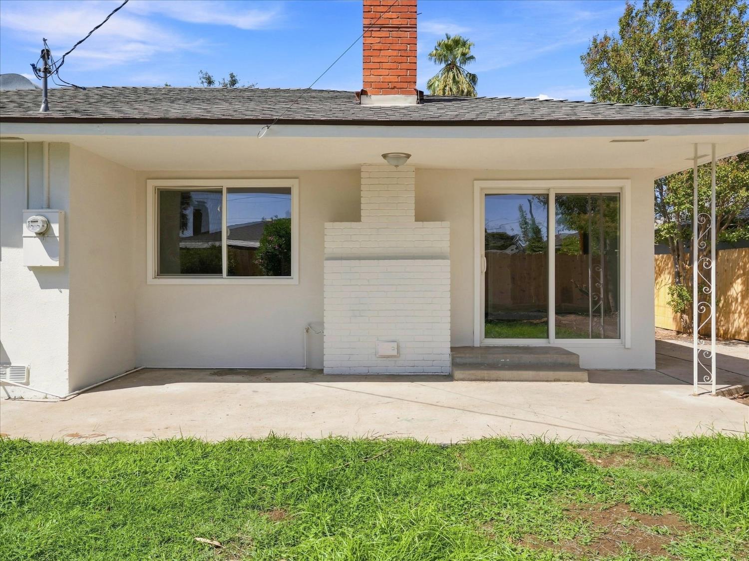 4668 N Bond Ave, Fresno, CA 93726
