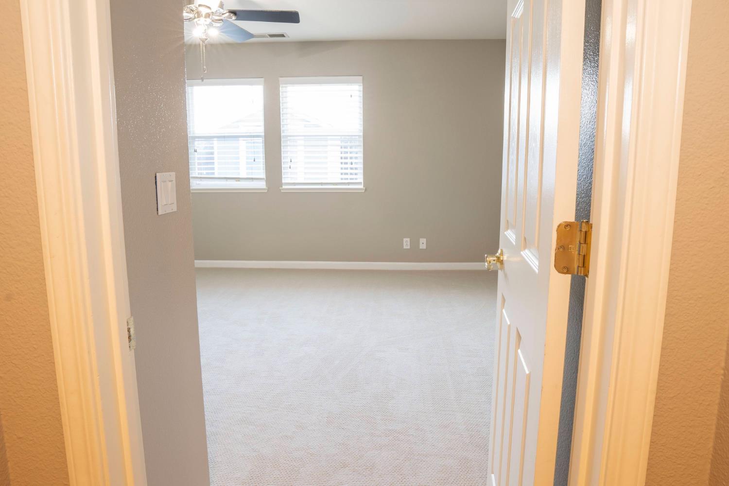 5273 E Geary St, Fresno, CA 93727