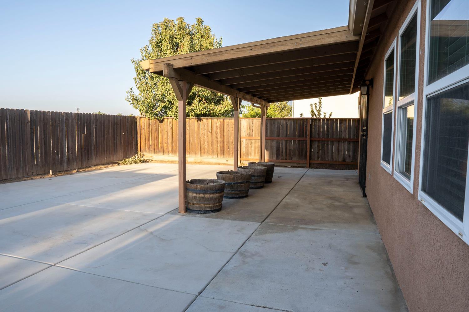 5273 E Geary St, Fresno, CA 93727