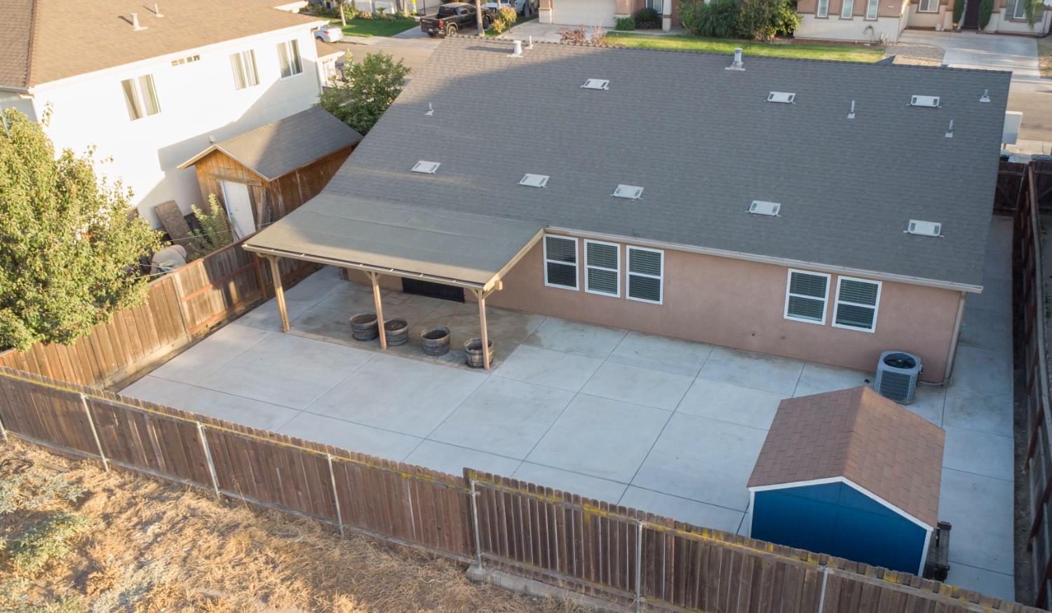 5273 E Geary St, Fresno, CA 93727