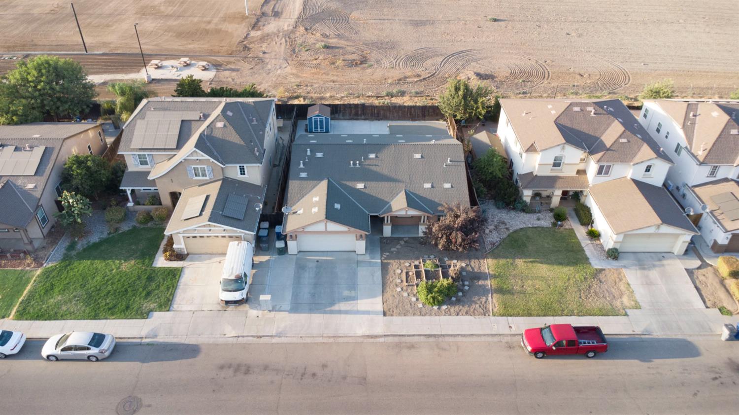 5273 E Geary St, Fresno, CA 93727