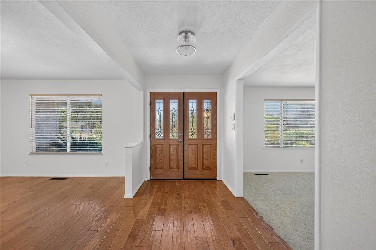 6820 N Laureen Ave, Fresno, CA 93710