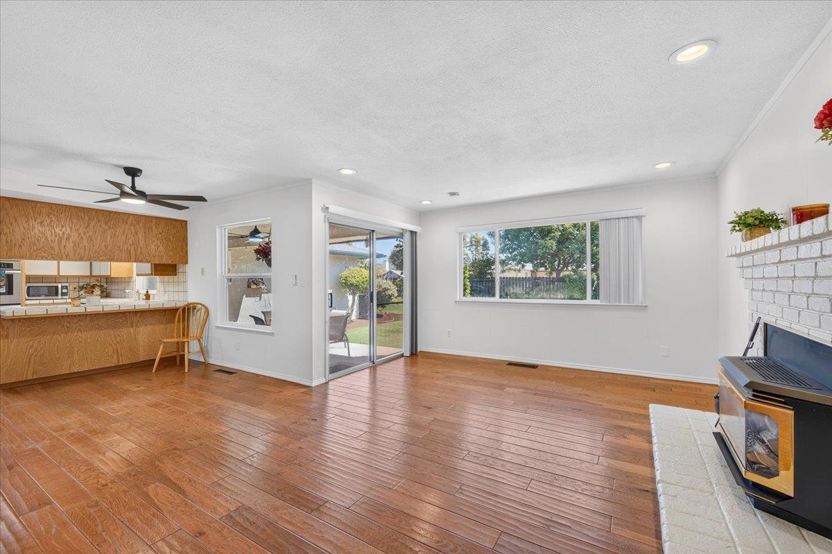 6820 N Laureen Ave, Fresno, CA 93710