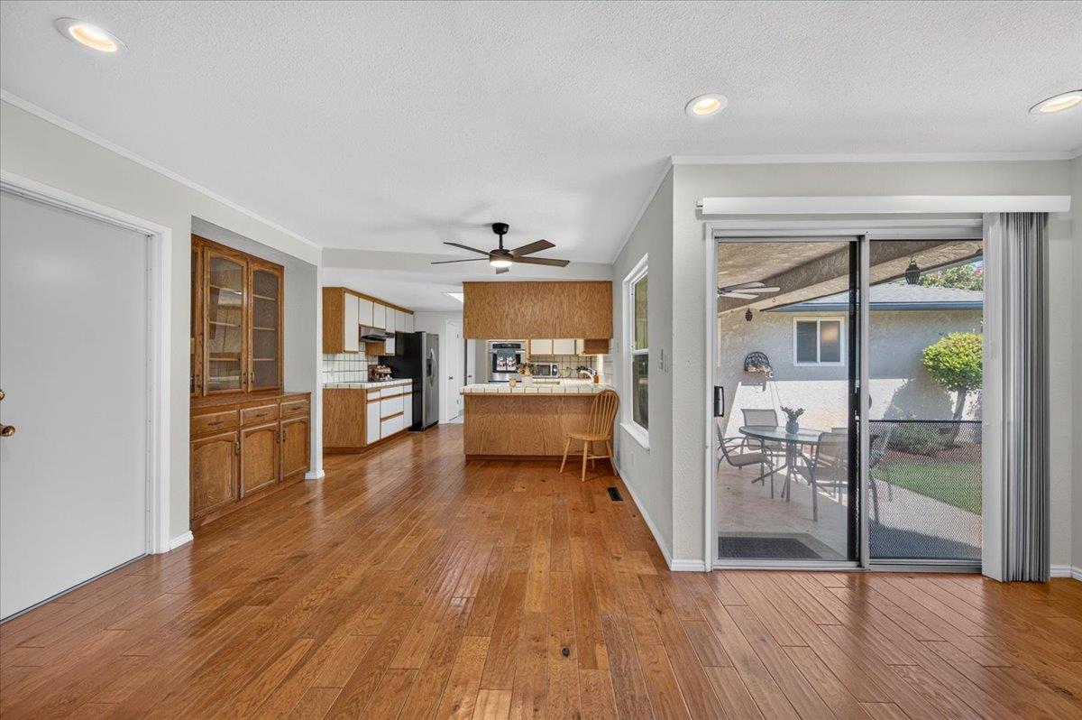 6820 N Laureen Ave, Fresno, CA 93710