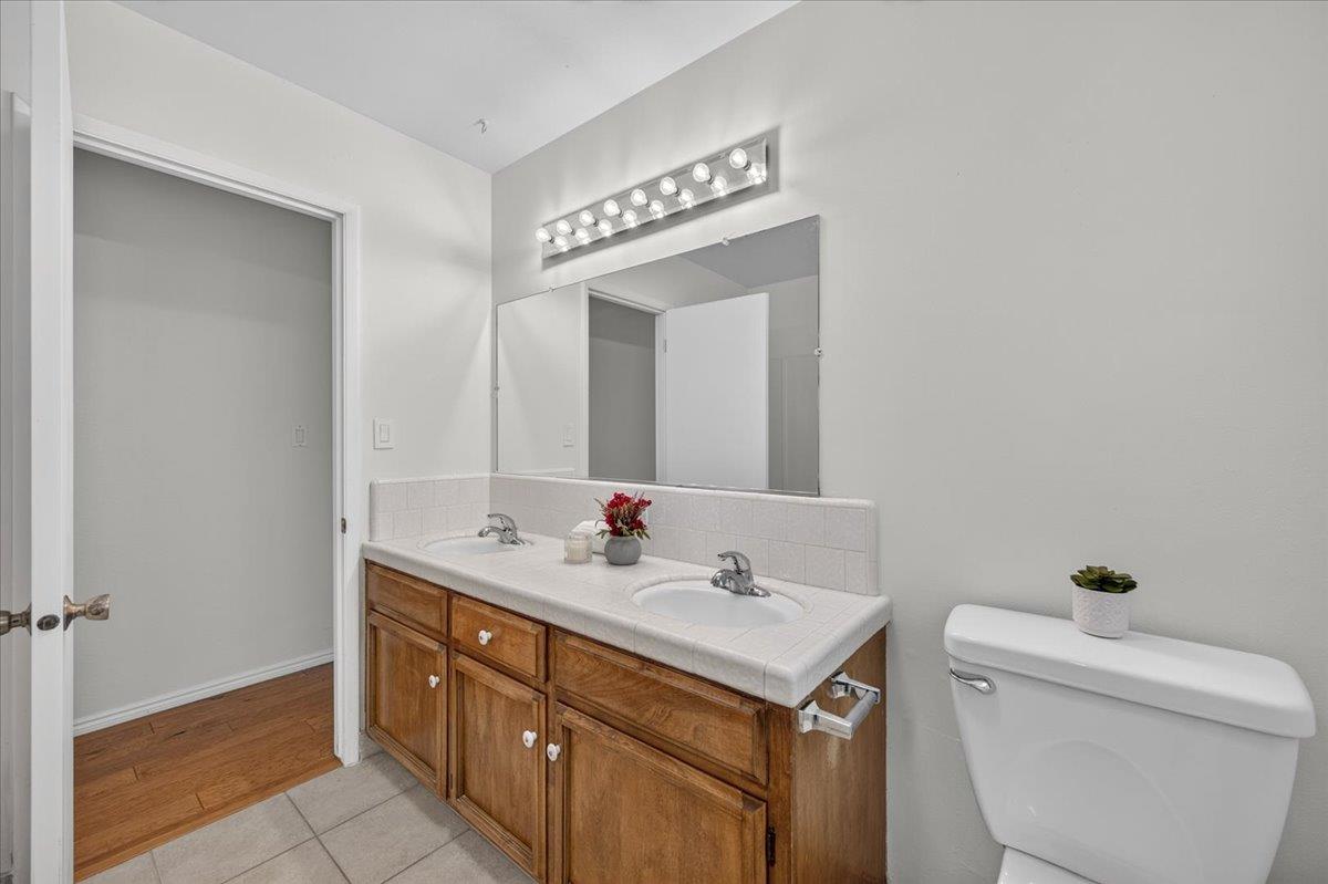 6820 N Laureen Ave, Fresno, CA 93710