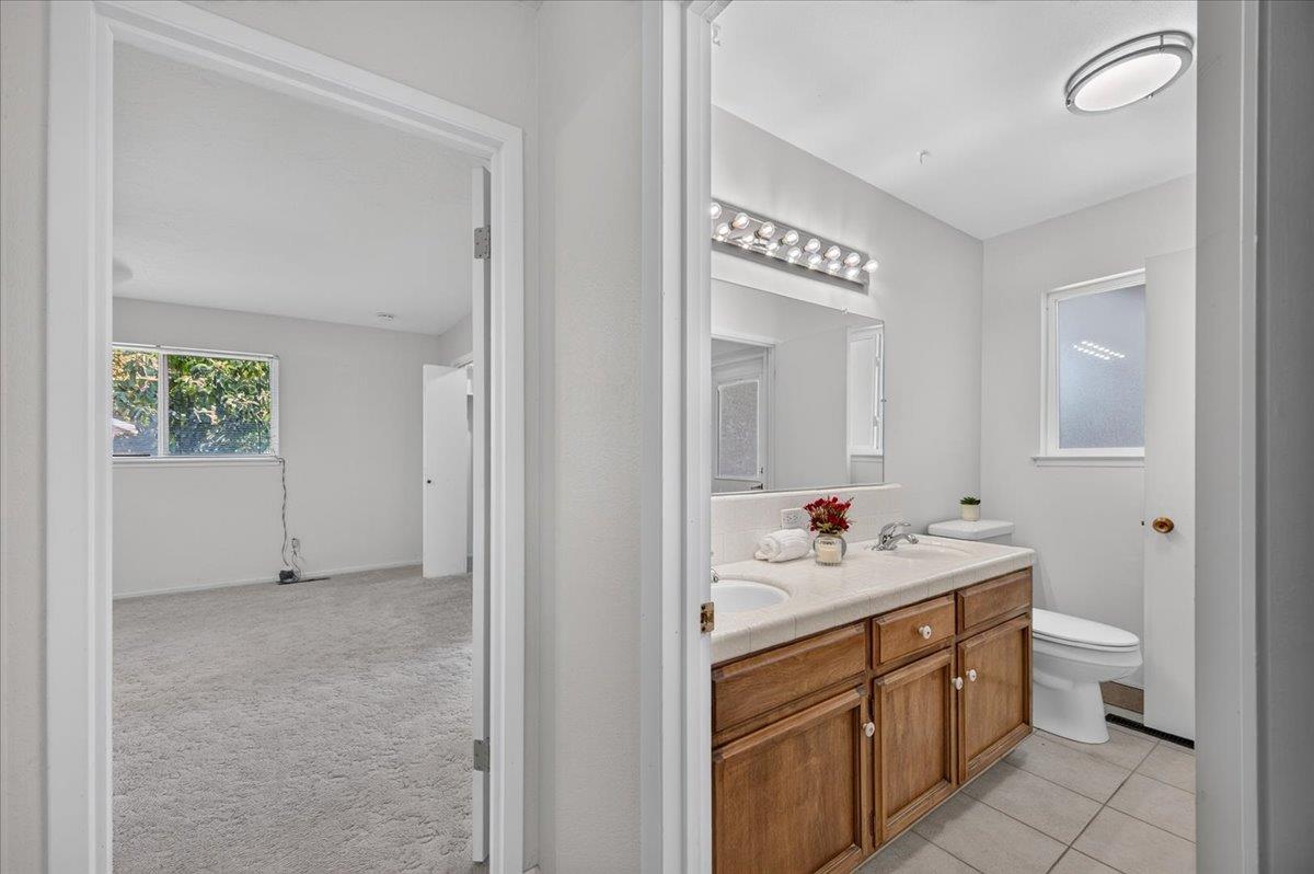 6820 N Laureen Ave, Fresno, CA 93710