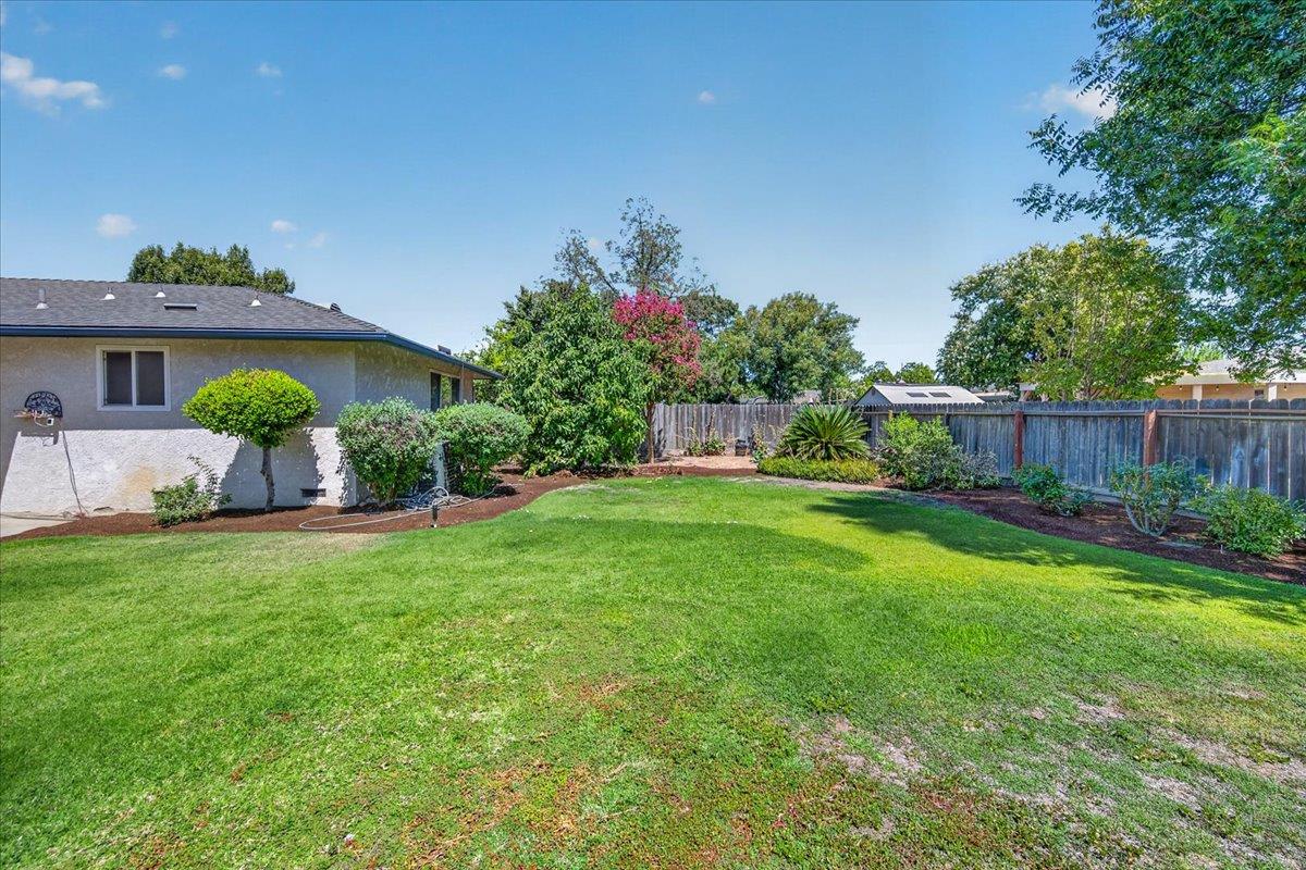6820 N Laureen Ave, Fresno, CA 93710
