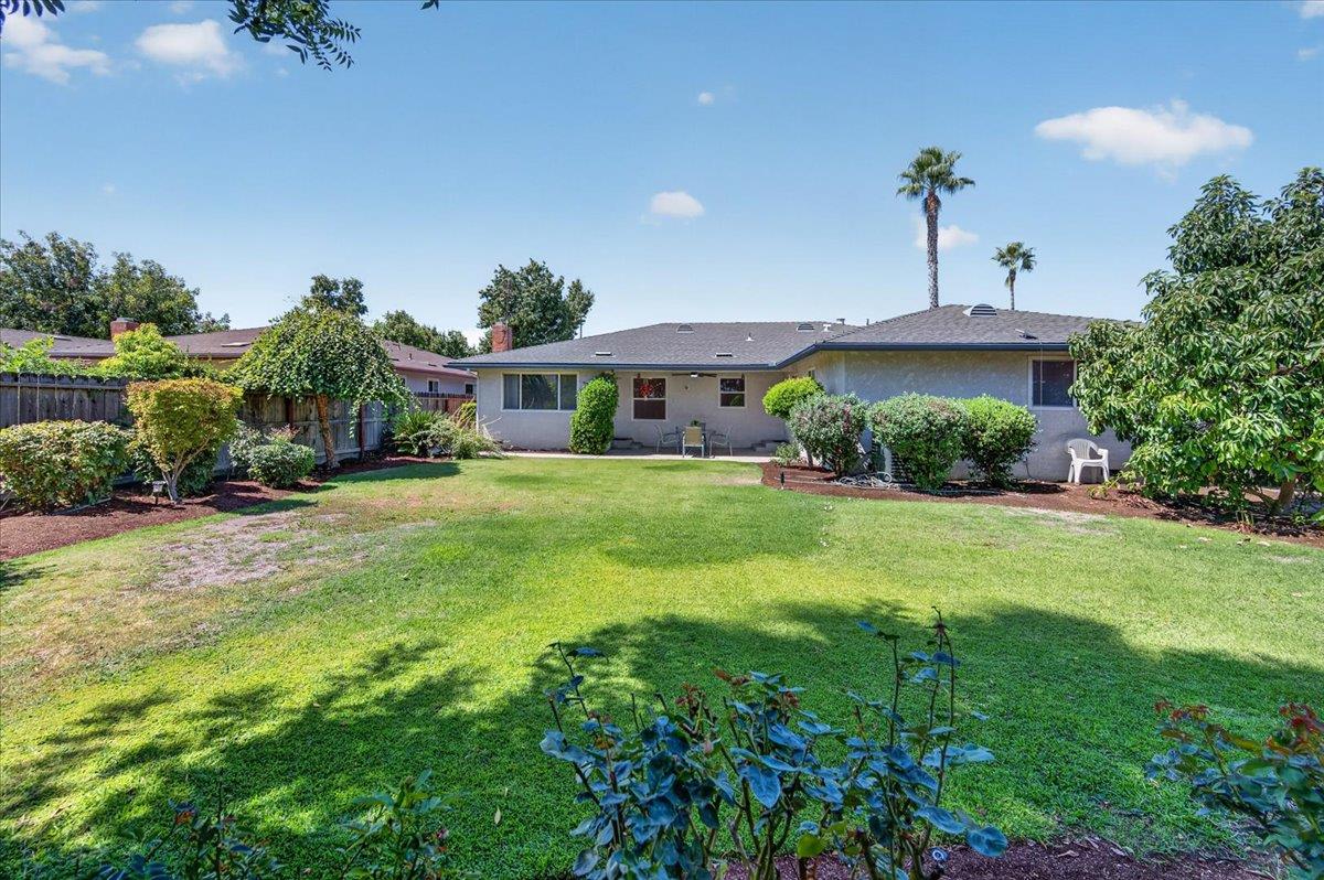 6820 N Laureen Ave, Fresno, CA 93710