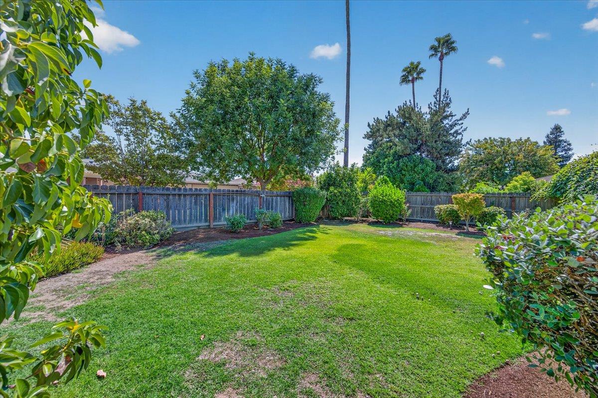 6820 N Laureen Ave, Fresno, CA 93710
