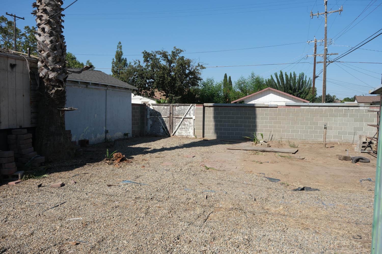 3805 E Heaton Ave, Fresno, CA 93702