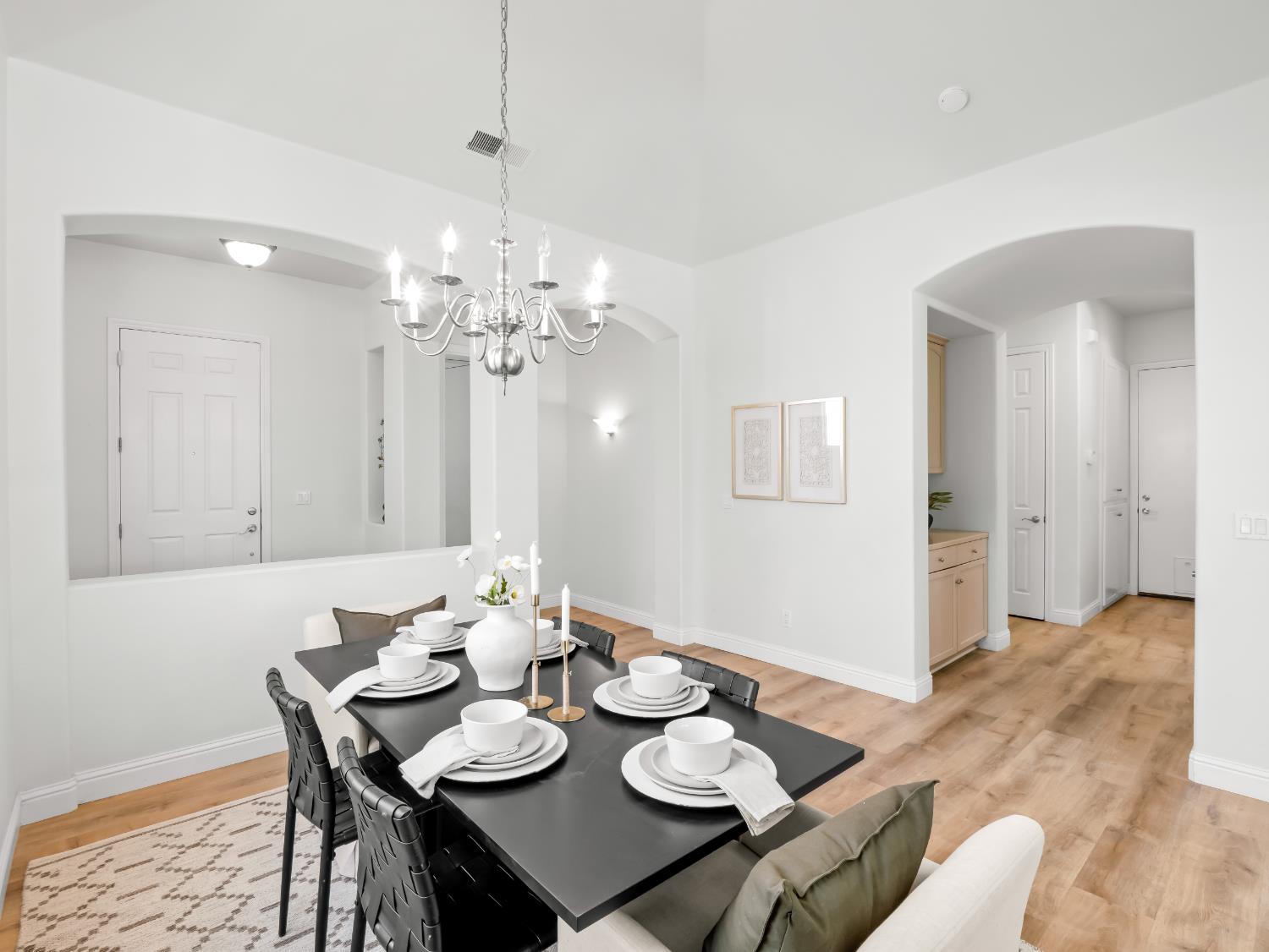 78 W Lester Ave, Clovis, CA 93619