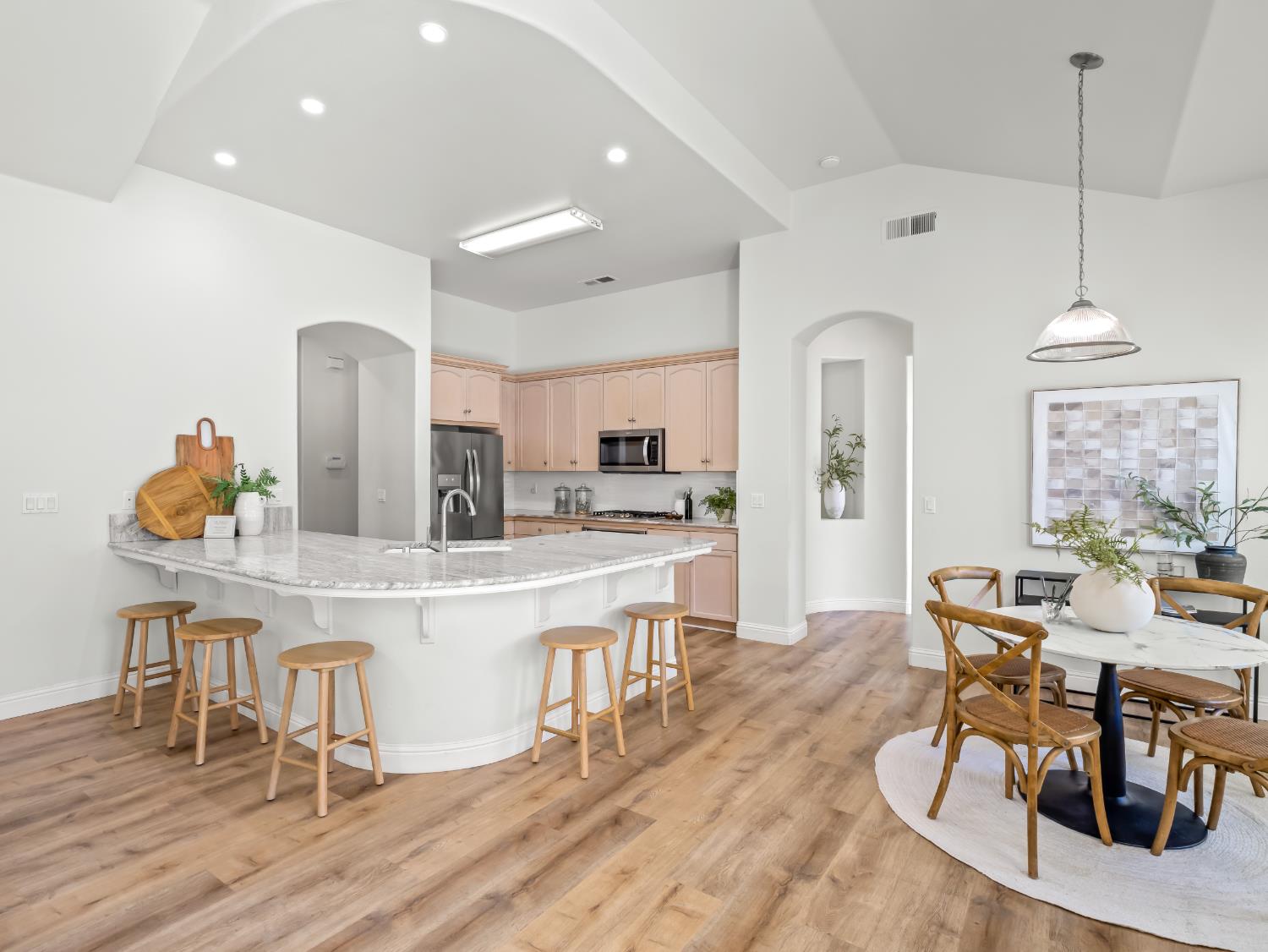 78 W Lester Ave, Clovis, CA 93619