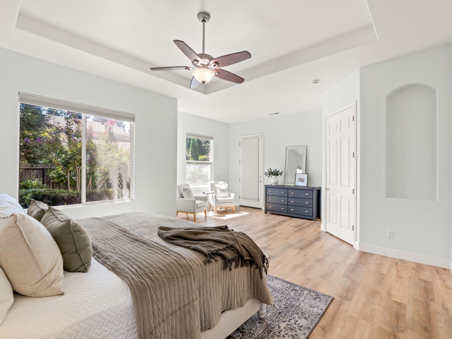 78 W Lester Ave, Clovis, CA 93619