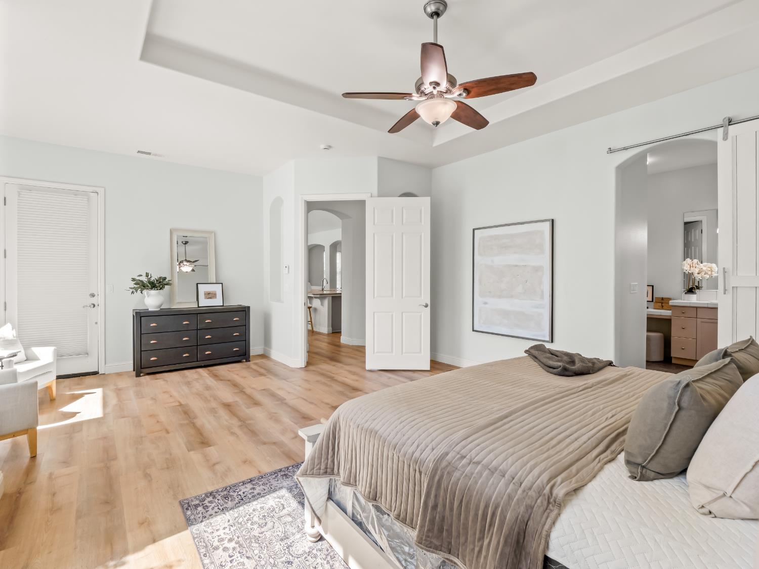 78 W Lester Ave, Clovis, CA 93619