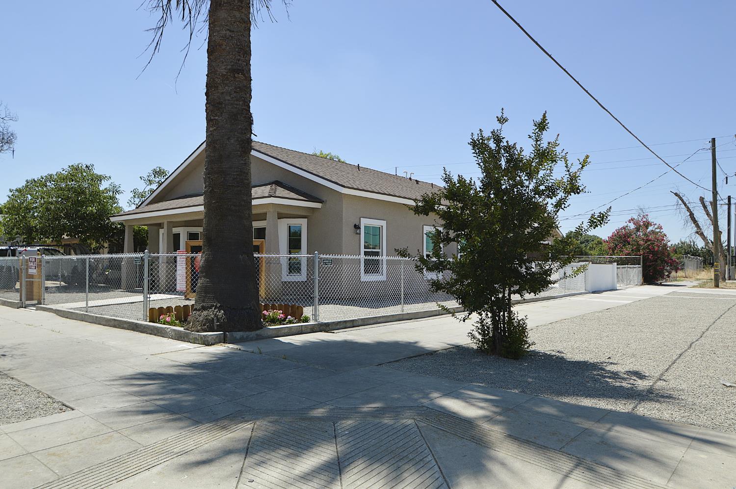 261 E St, Fresno, CA 93706