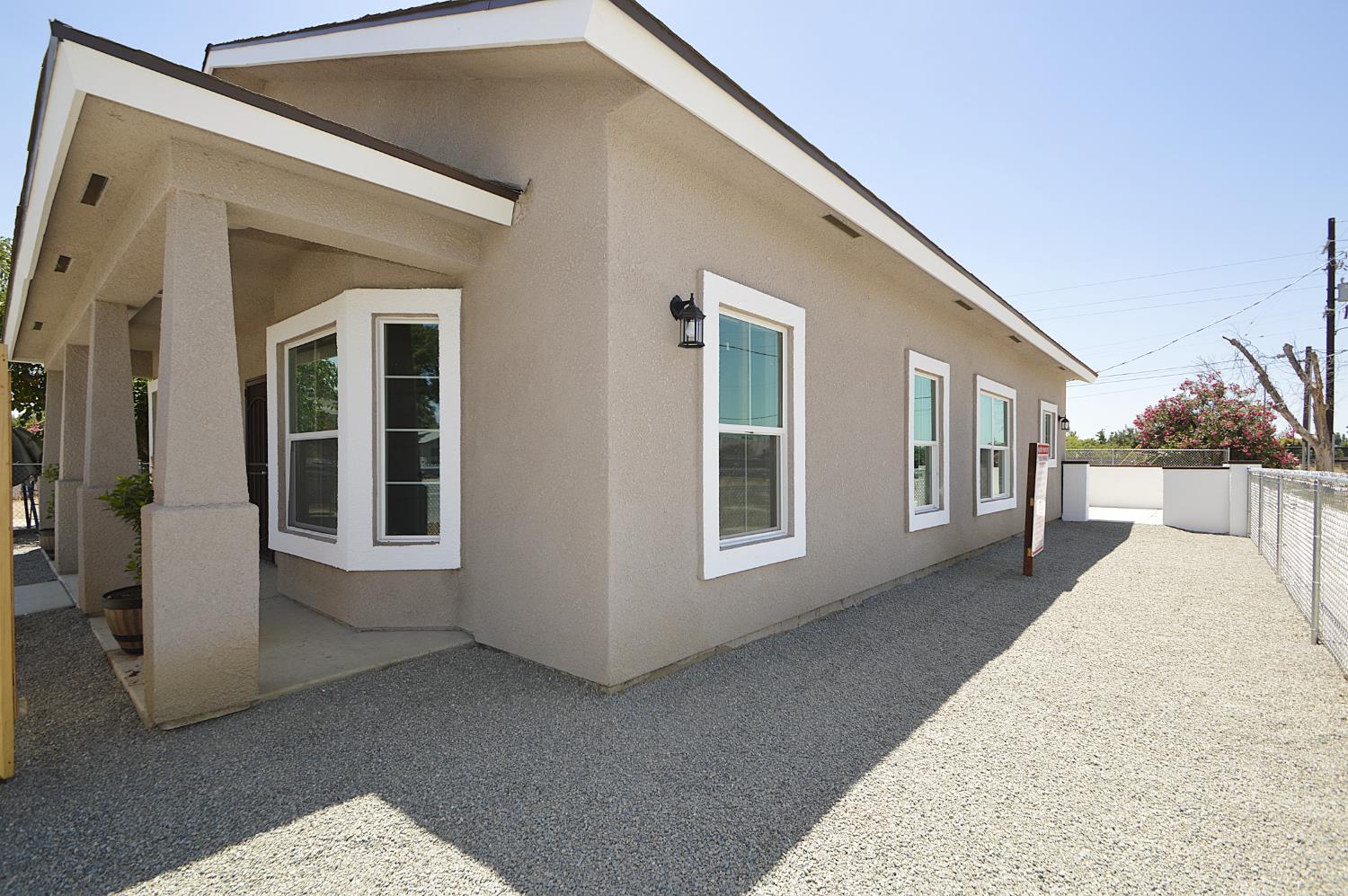 261 E St, Fresno, CA 93706
