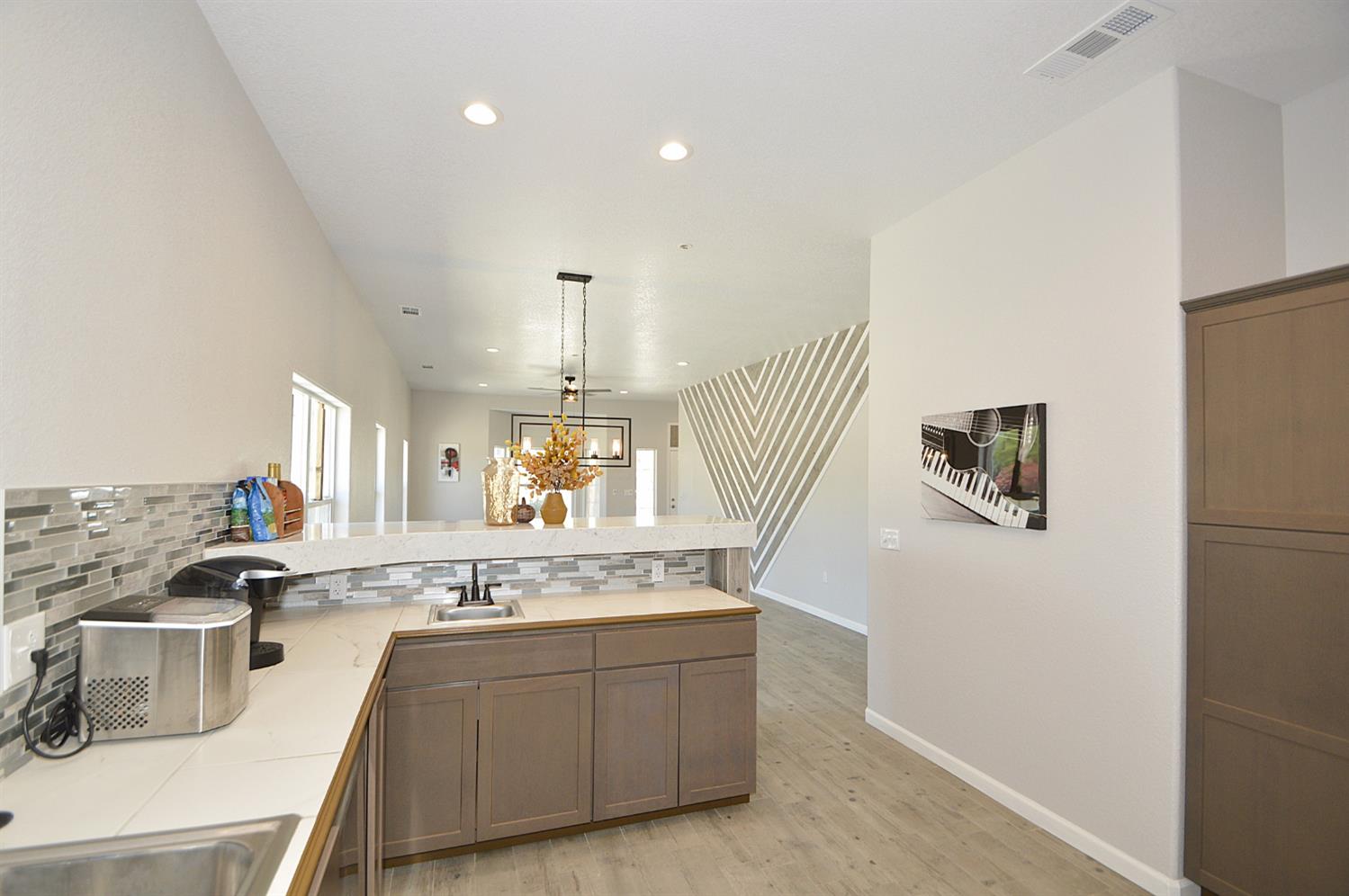 261 E St, Fresno, CA 93706