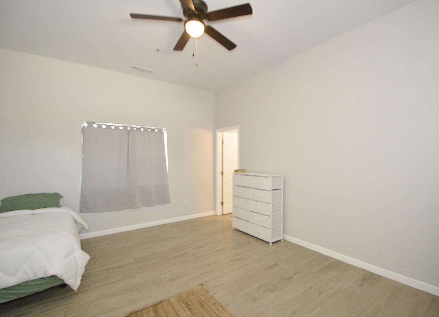 261 E St, Fresno, CA 93706