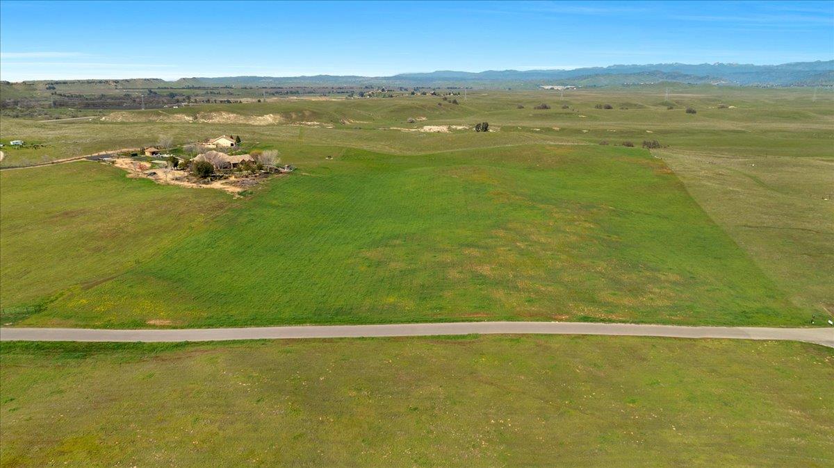 3210 Biglione Dr, Clovis, CA 93619