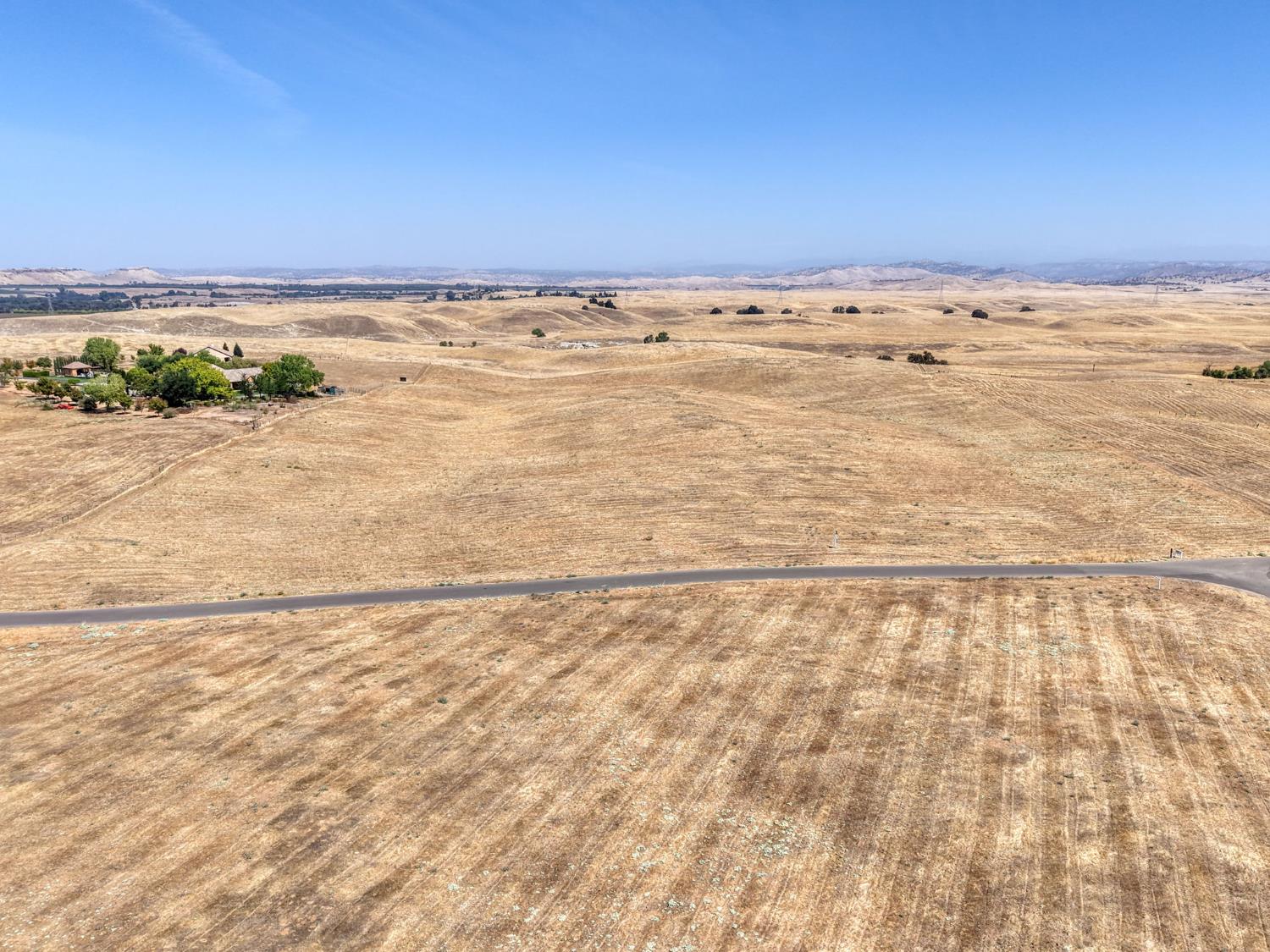 3210 Biglione Dr, Clovis, CA 93619