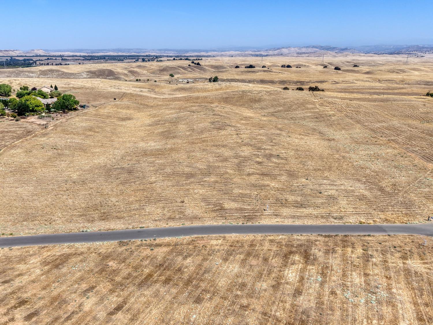 3210 Biglione Dr, Clovis, CA 93619