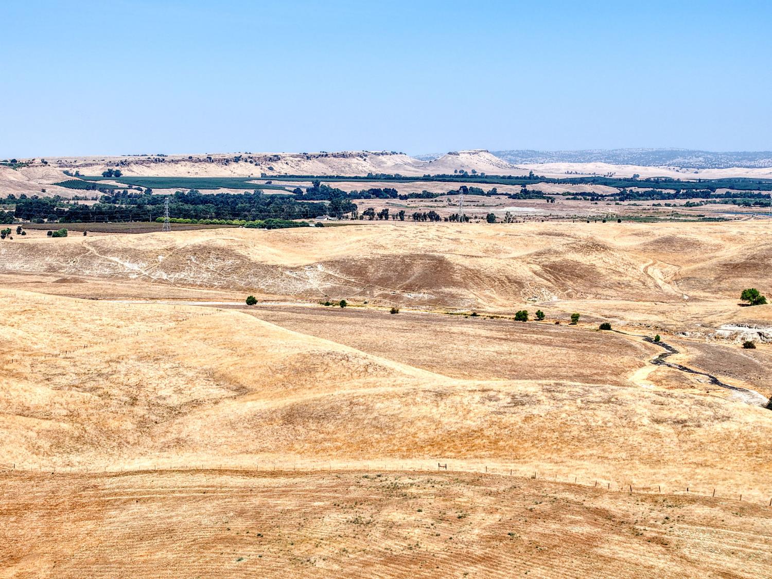 3210 Biglione Dr, Clovis, CA 93619