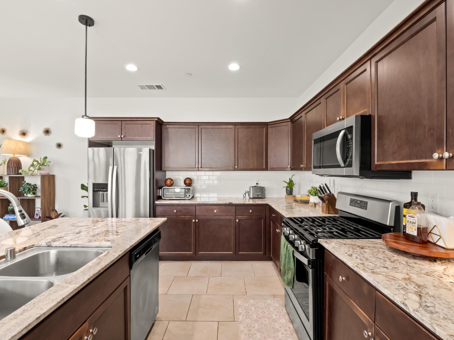6410 W Donner, Fresno, CA 93723