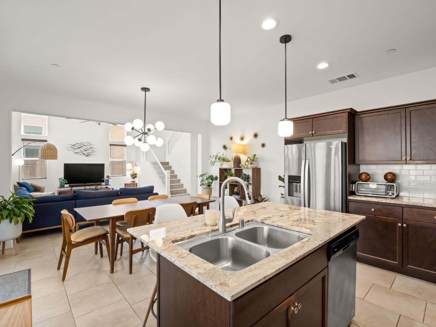6410 W Donner, Fresno, CA 93723