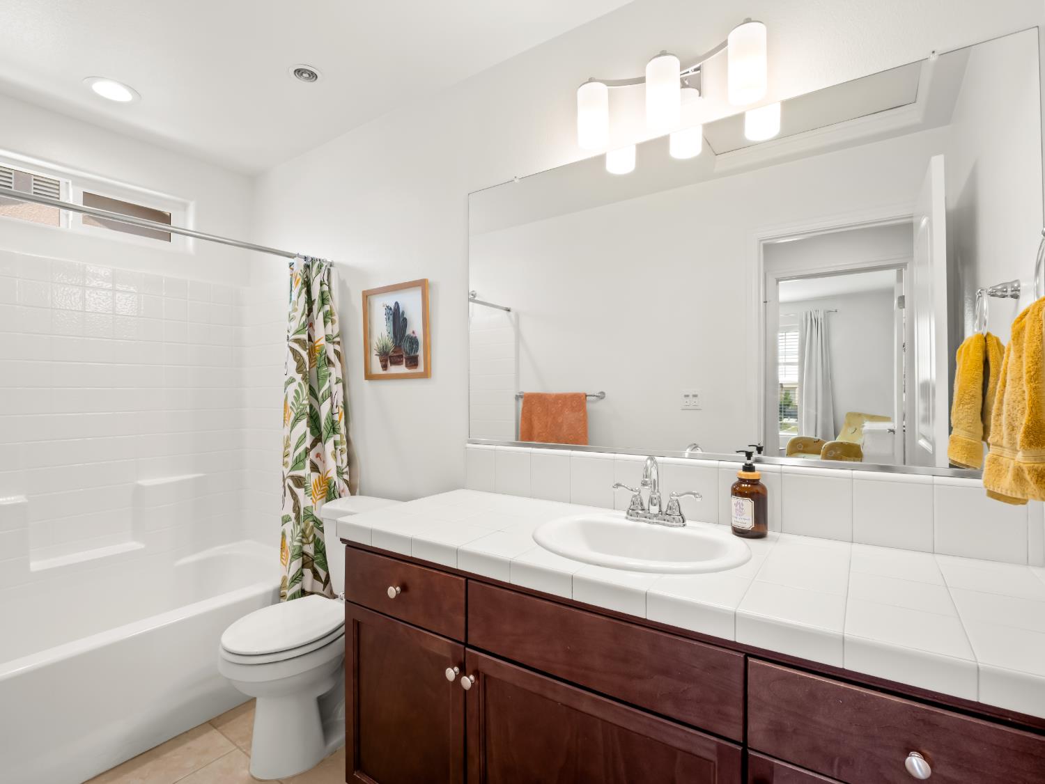 6410 W Donner, Fresno, CA 93723