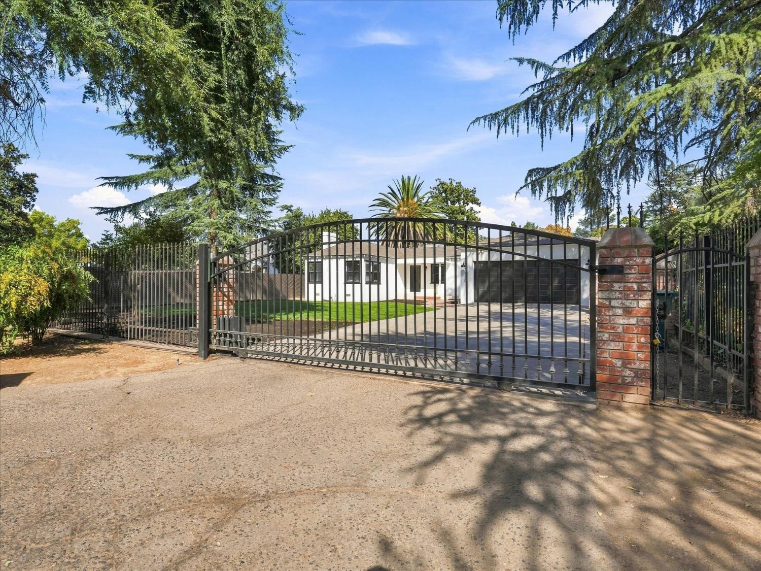 3520 N Van Ness Blvd, Fresno, CA 93704