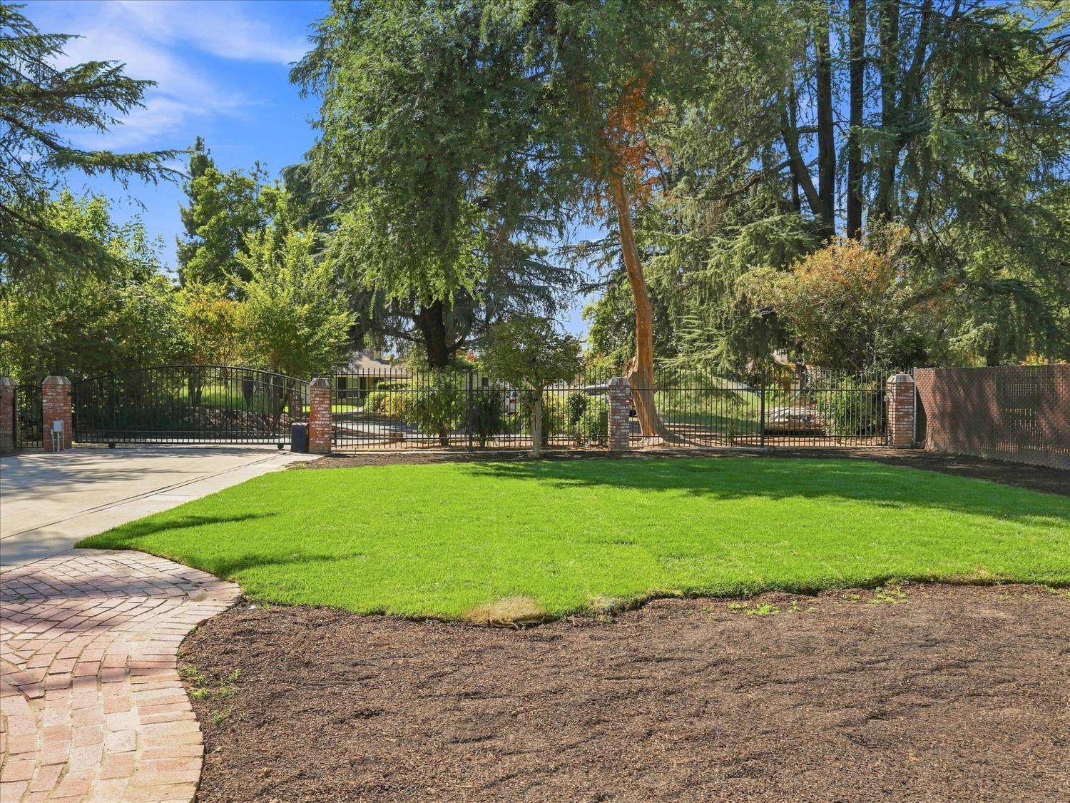 3520 N Van Ness Blvd, Fresno, CA 93704