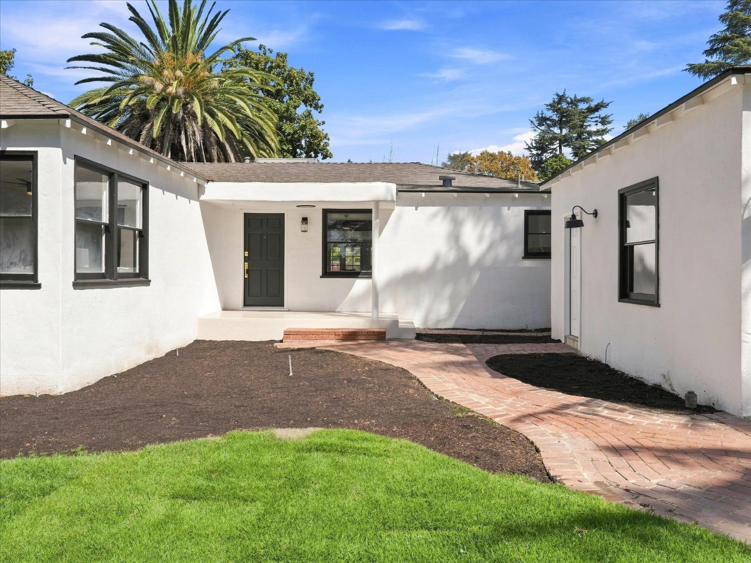 3520 N Van Ness Blvd, Fresno, CA 93704