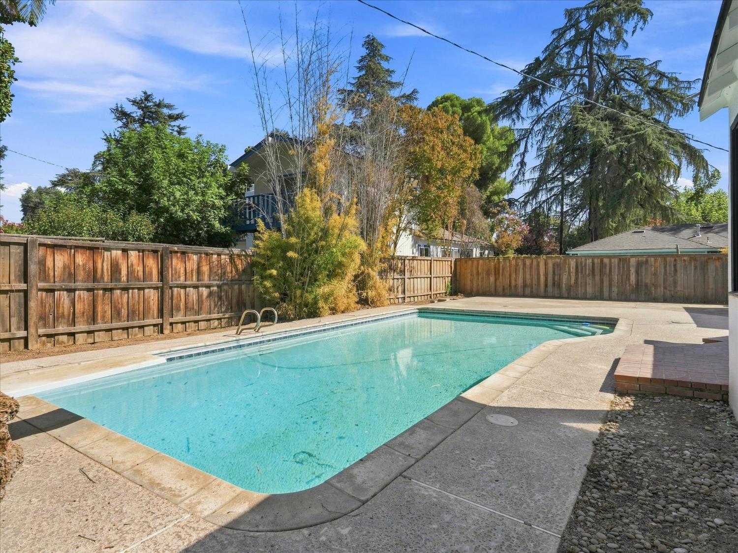 3520 N Van Ness Blvd, Fresno, CA 93704