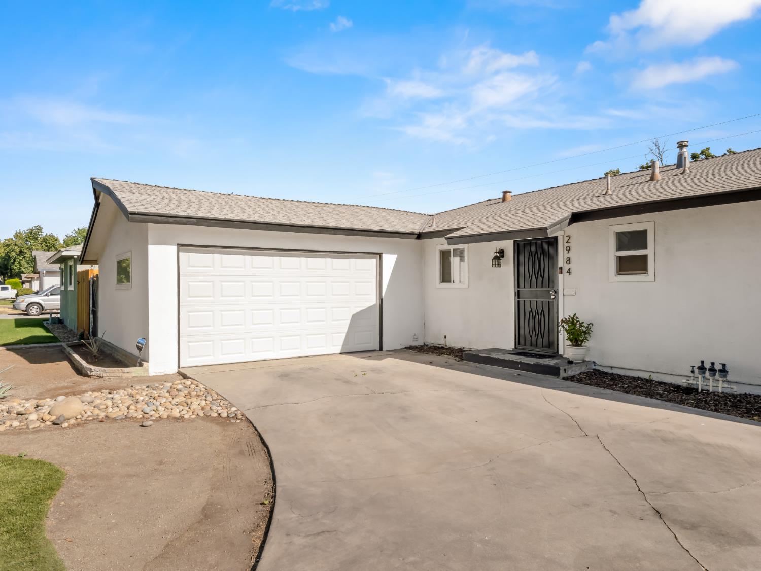 2984 E Norwich Ave, Fresno, CA 93726