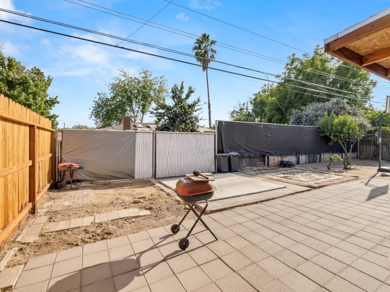 2984 E Norwich Ave, Fresno, CA 93726