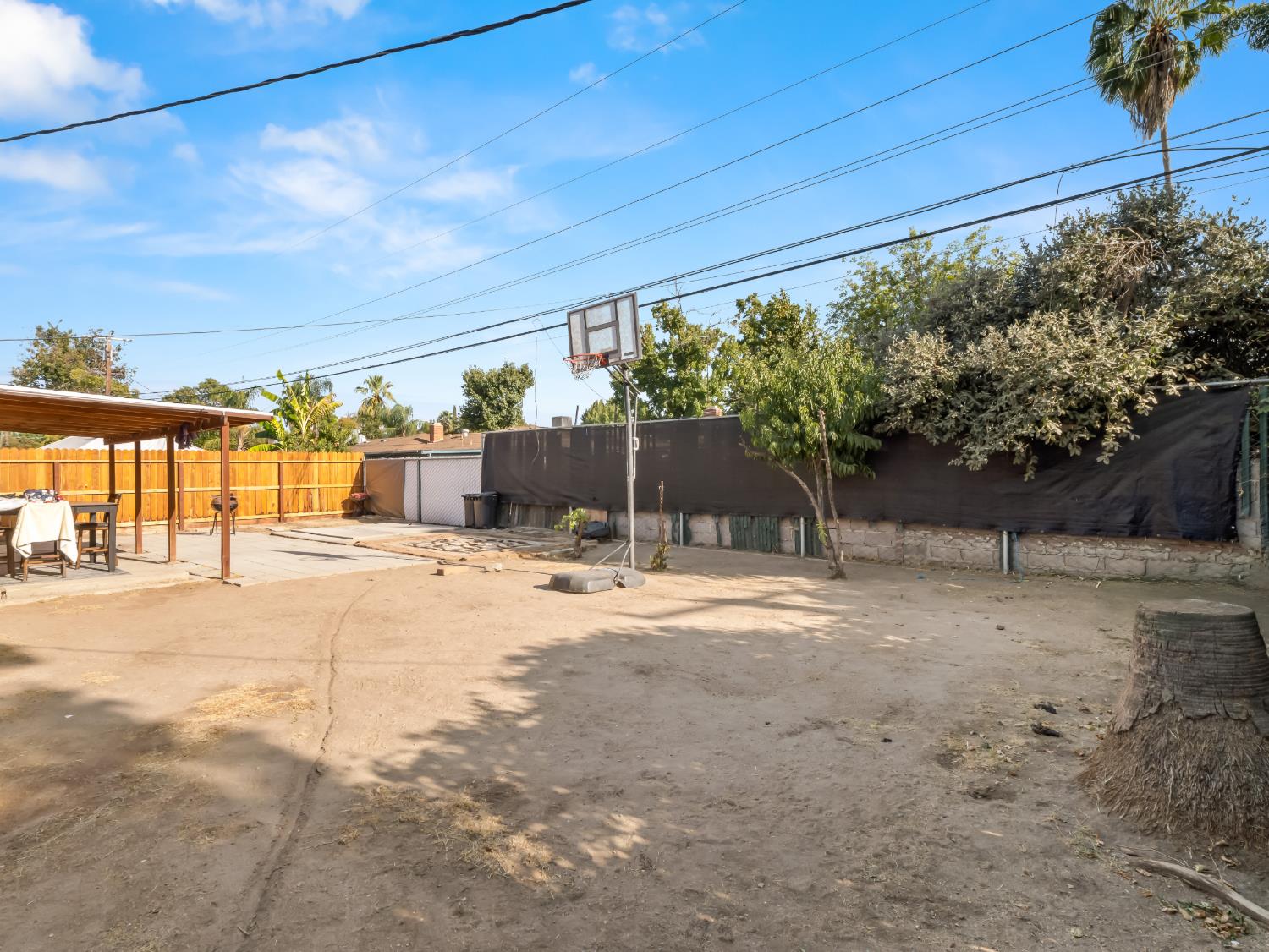 2984 E Norwich Ave, Fresno, CA 93726