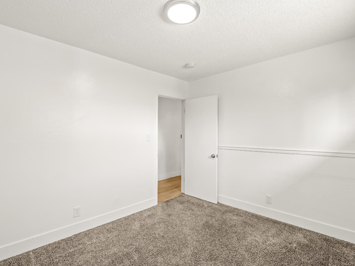 2984 E Norwich Ave, Fresno, CA 93726