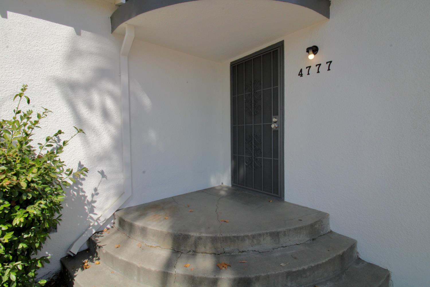 4777 E Hedges Ave, Fresno, CA 93703