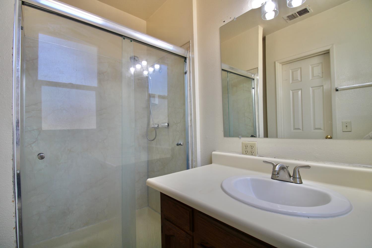 4777 E Hedges Ave, Fresno, CA 93703